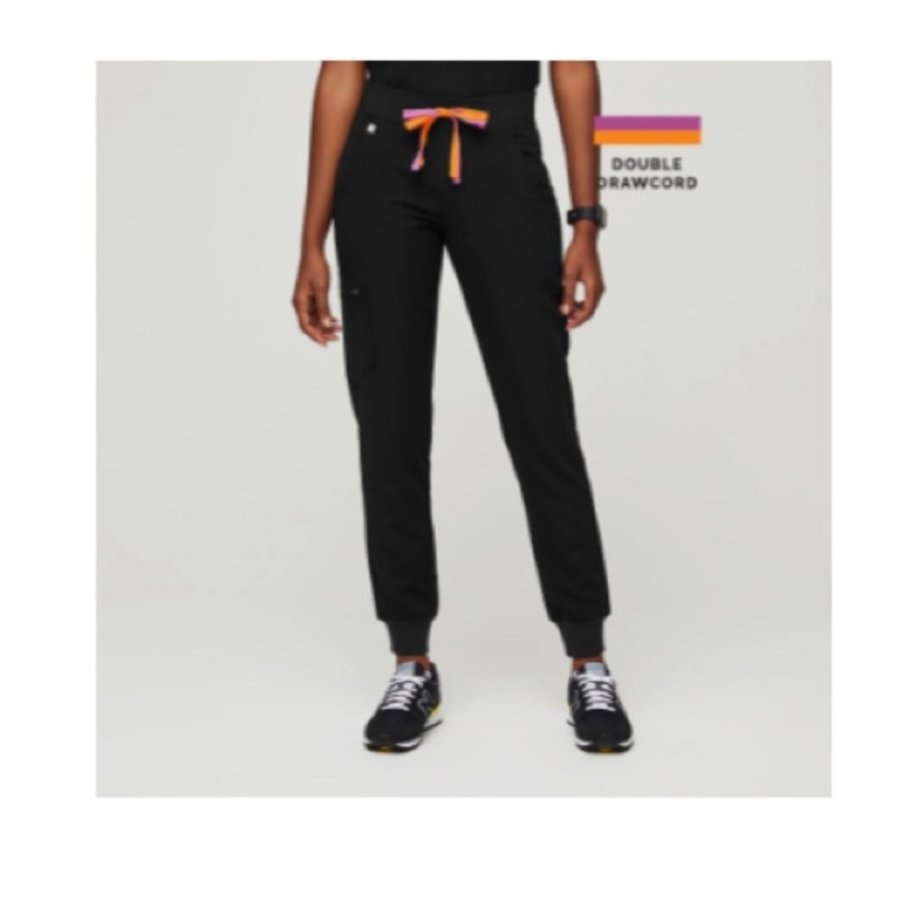 Figs Black Zamora jogger scrub pant.
